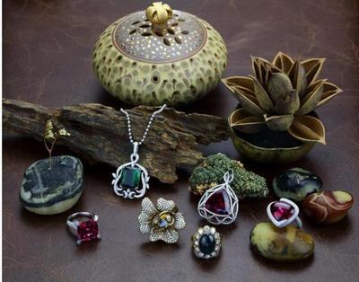 谢瑞麟 珠宝大佬的坎坷经商之路与互联网时代的新篇章